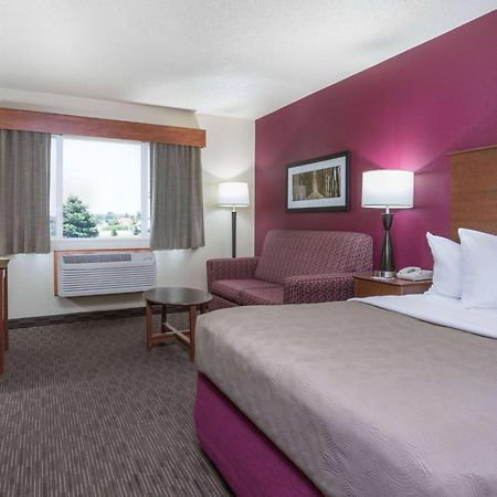Americinn By Wyndham Baldwin Bagian luar foto