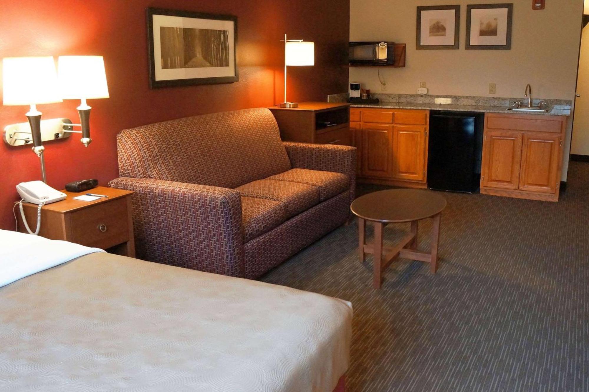 Americinn By Wyndham Baldwin Bagian luar foto
