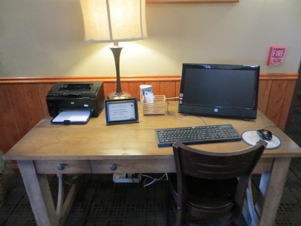 Americinn By Wyndham Baldwin Bagian luar foto