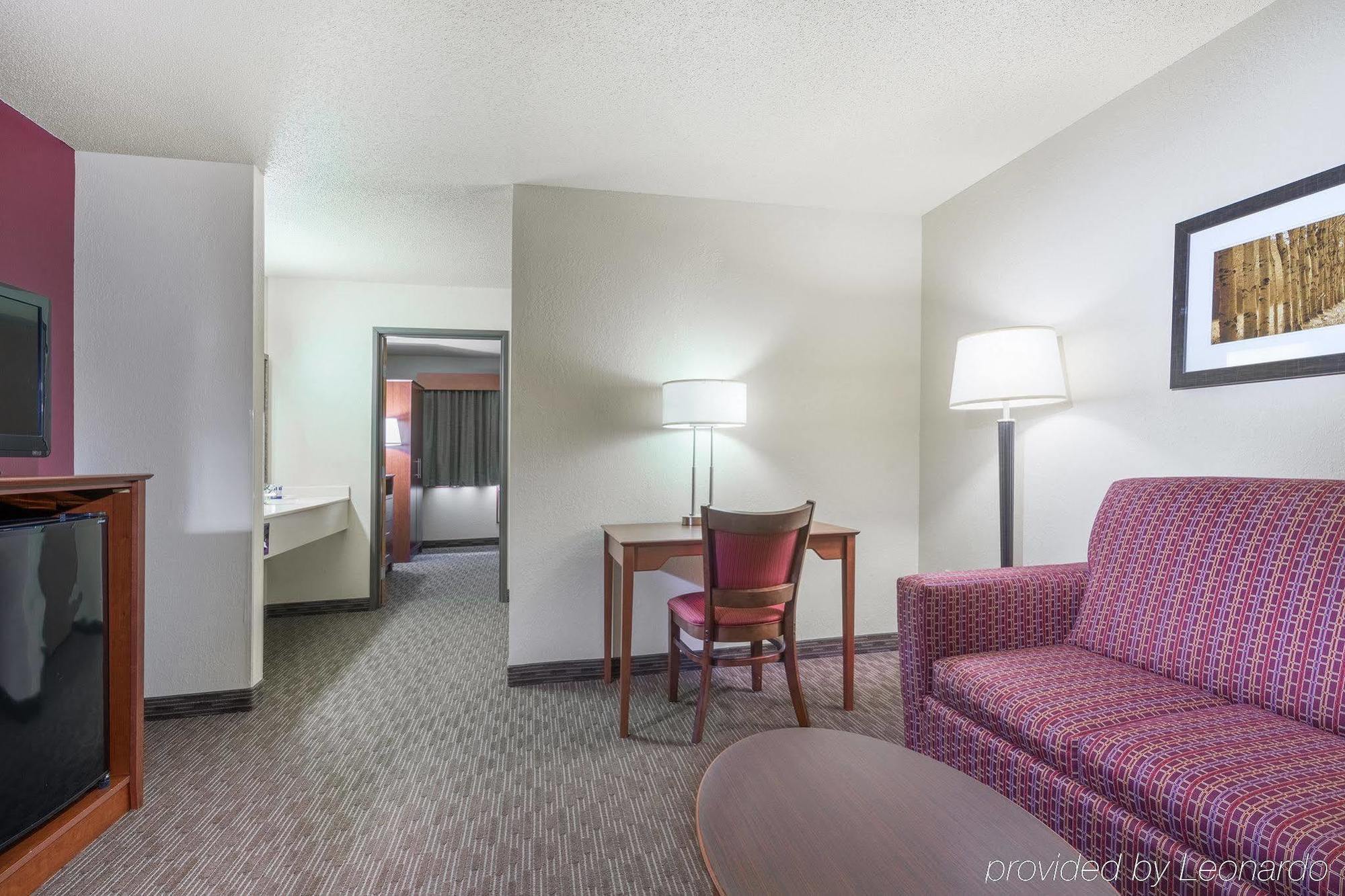 Americinn By Wyndham Baldwin Bagian luar foto