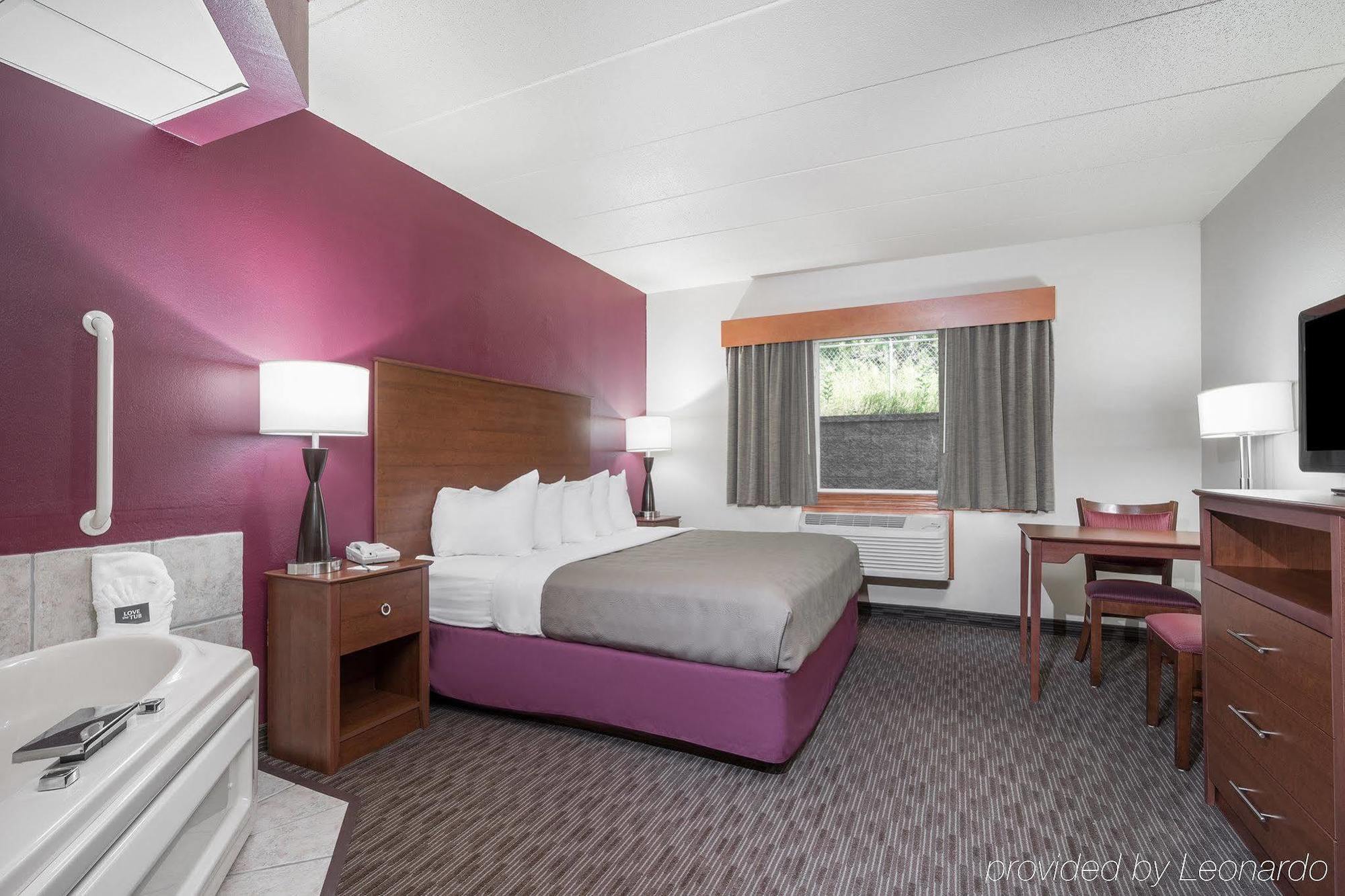 Americinn By Wyndham Baldwin Bagian luar foto