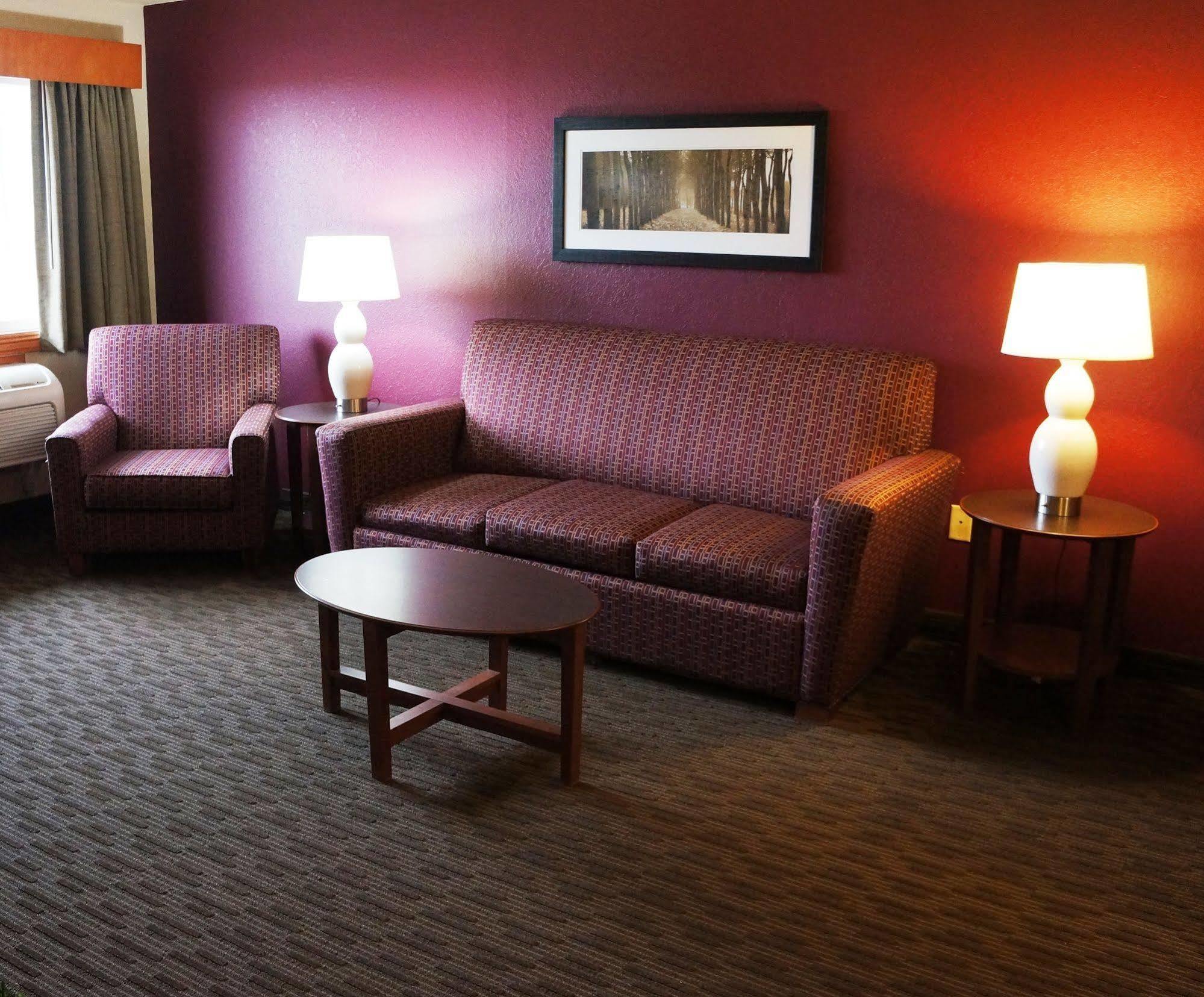 Americinn By Wyndham Baldwin Bagian luar foto