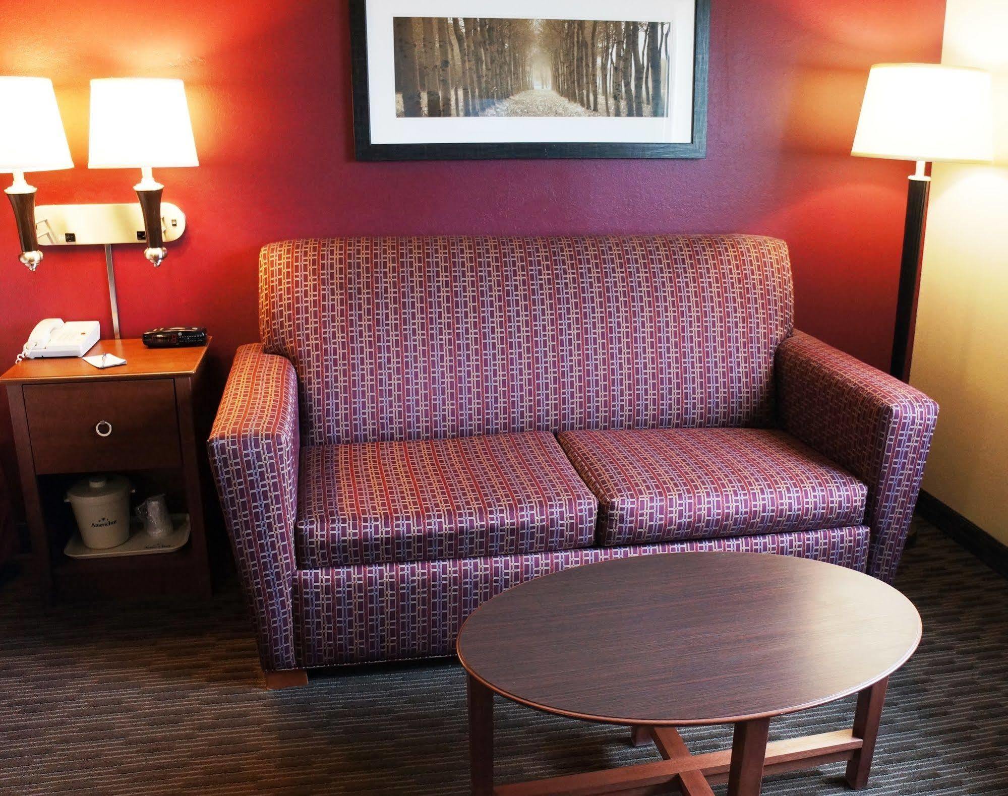 Americinn By Wyndham Baldwin Bagian luar foto