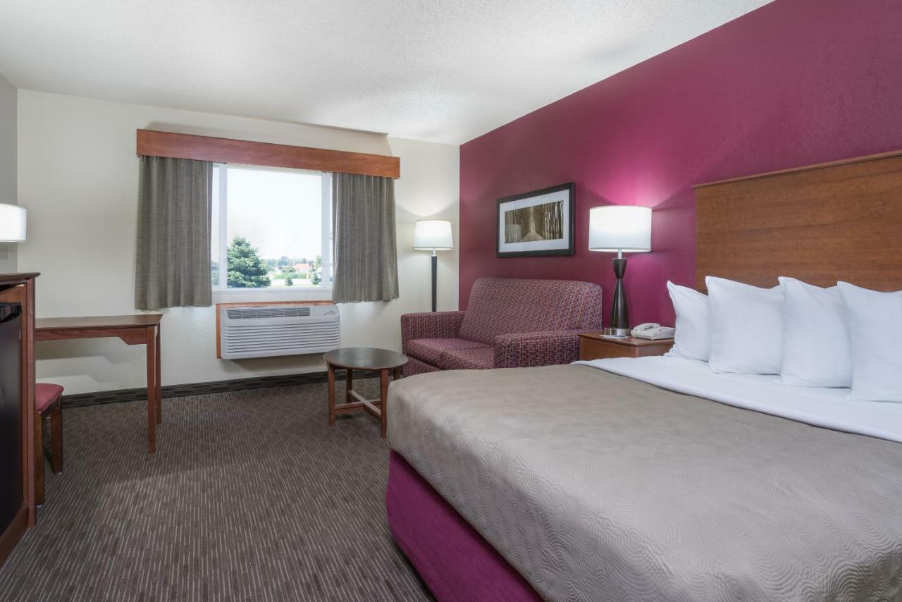Americinn By Wyndham Baldwin Bagian luar foto